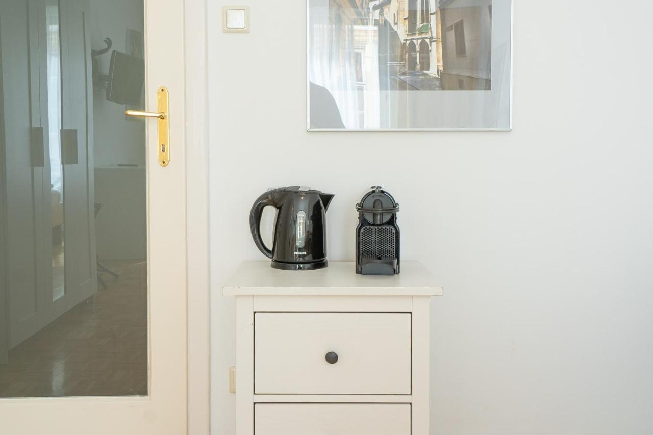 Central Living - Stephansdom Apartments Vienna Exterior photo